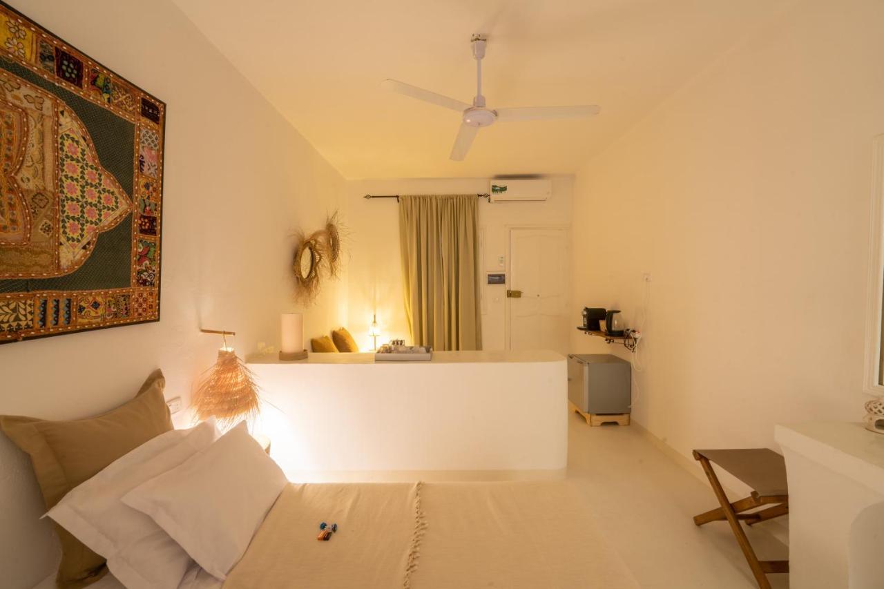 Cheeky Monkey Hotell Ghar el-Melh Exteriör bild